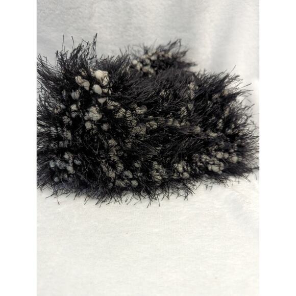 No Brand Scarf‎ White Black Fuzzy Eyelash Soft Winter Warm Cozy - Picture 2 of 6